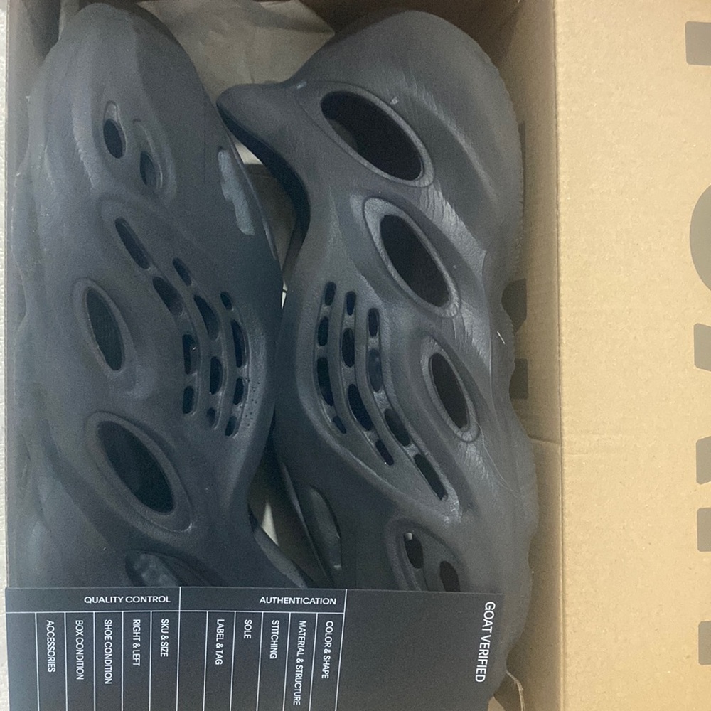 Yeezy Onyx Foam Runners